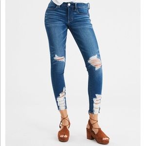 SOLD. American Eagle skinny cropped jeans